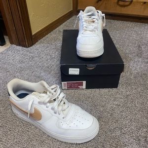 Men’s Nike Air Force 1 07 L V8 3
